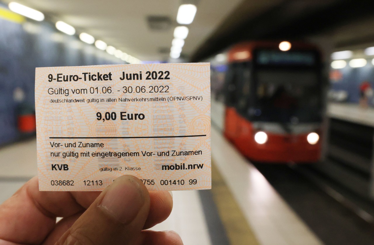 Seit Mittwoch sind sie gültig: Die 9-Euro-Tickets für den Nahverkehr. 