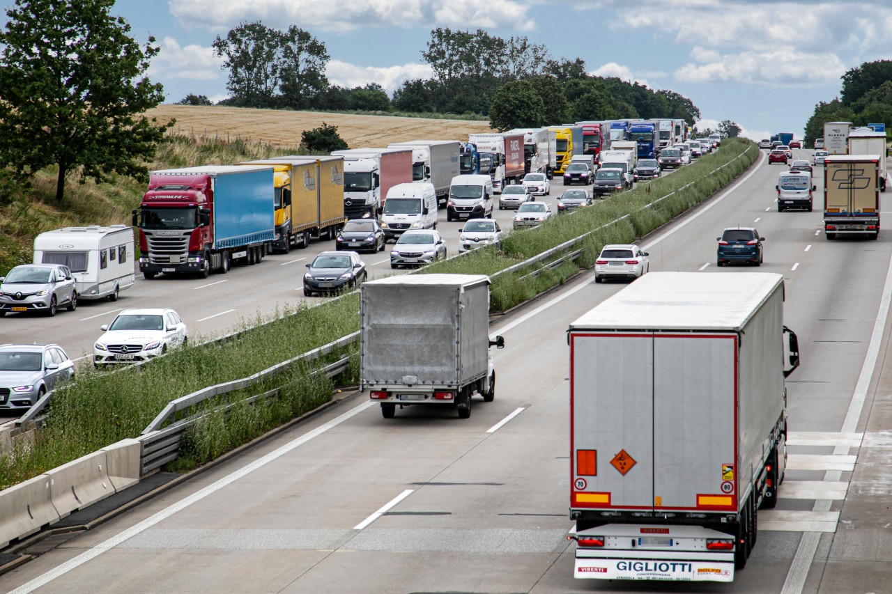 NRW: Autofahrer sollten die A4 in Richtung Aachen die nächste Zeit weiträumig umfahren. (Archivbild)