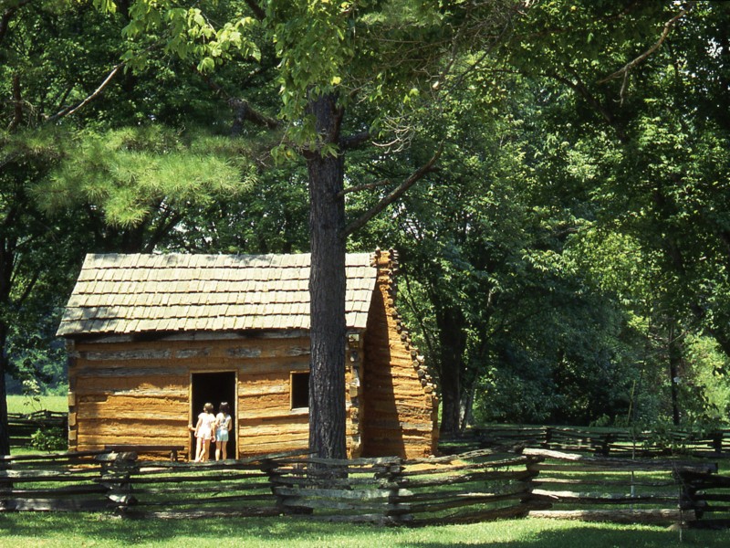 Seine frühesten Erinnerungen hatte Abraham Lincoln nicht an seinen Geburtsort, sondern an sein späteres Zuhause Knob Creek. Auch diese Farm liegt im Bundesstaat Kentucky.