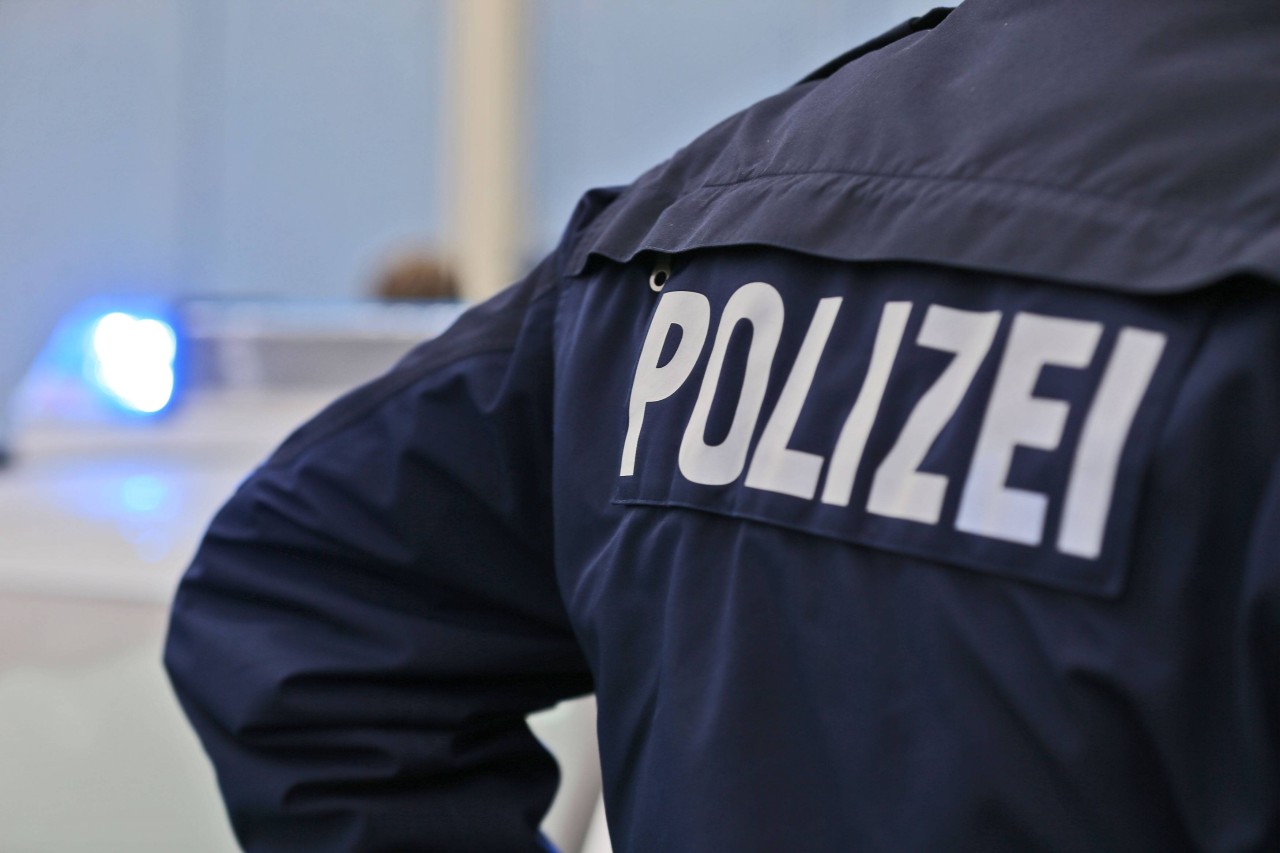 Aktenzeichen XY in NRW: Die Polizei erhofft sich neue Hinweise durch die Sendung. (Symbolbild)