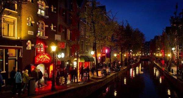 Amsterdam Rotlichtviertel.jpg