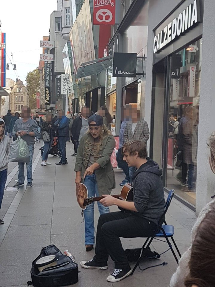 Anastacia-Straßenmusiker.jpg