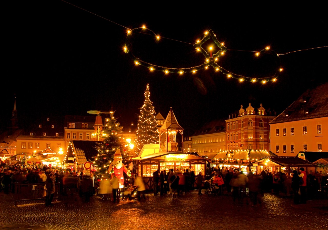 Mit Berggeistern und Räuchermännchen Weihnachten im Erzgebirge feiern 