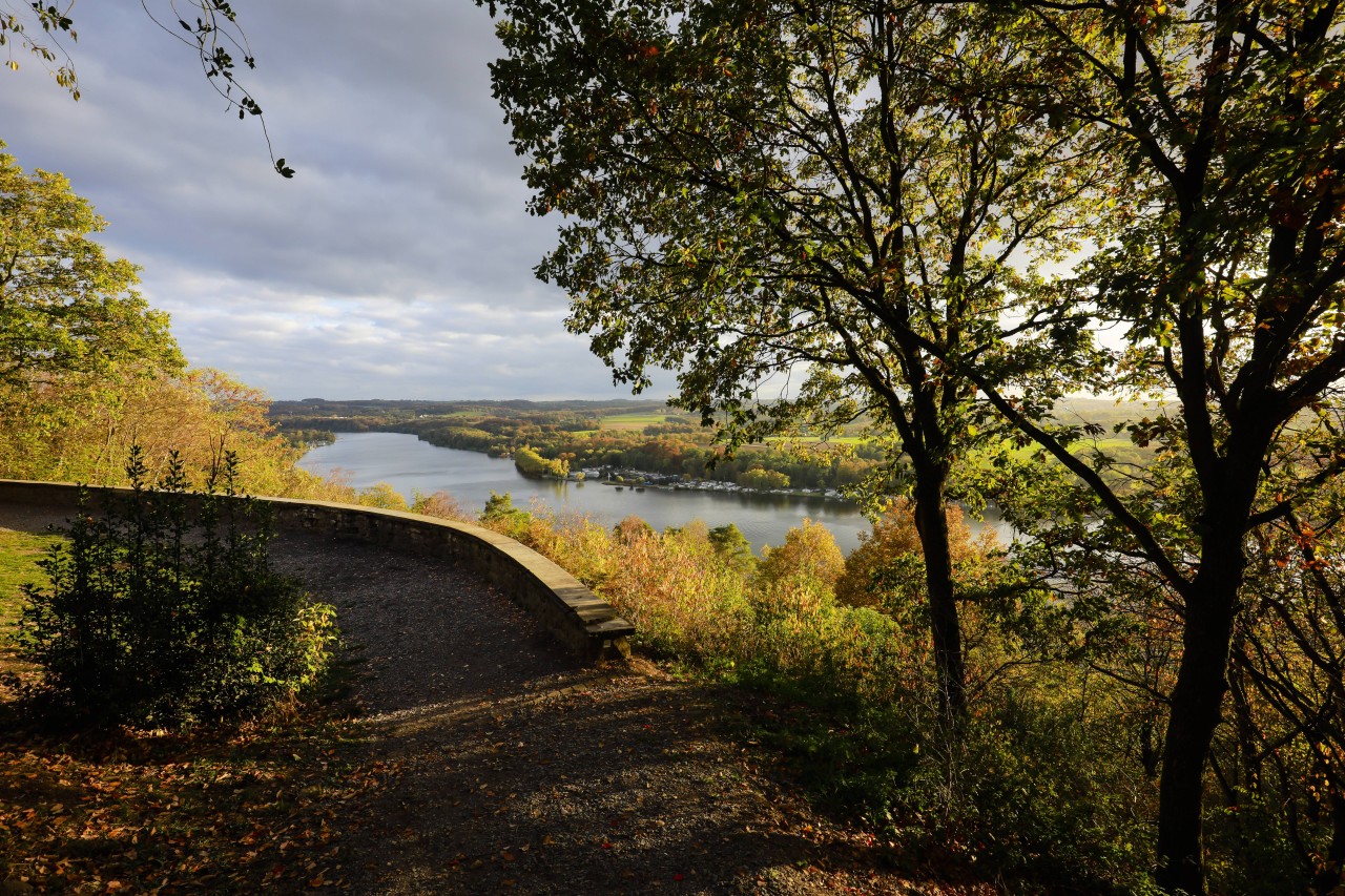 Ausflugsziele im Ruhrgebiet: Wer eine tolle Aussicht genießen will, sollte die Korte-Klippe in Essen besuchen.