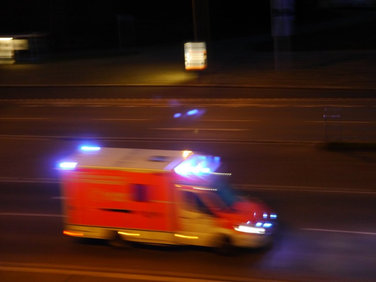 Bielefeld-Unfall-Krankenwagen.JPG