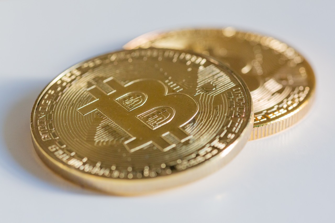 Der Wert des Bitcoin ist innerhalb weniger Wochen kräftig zusammengeschmolzen. (Symbolfoto)