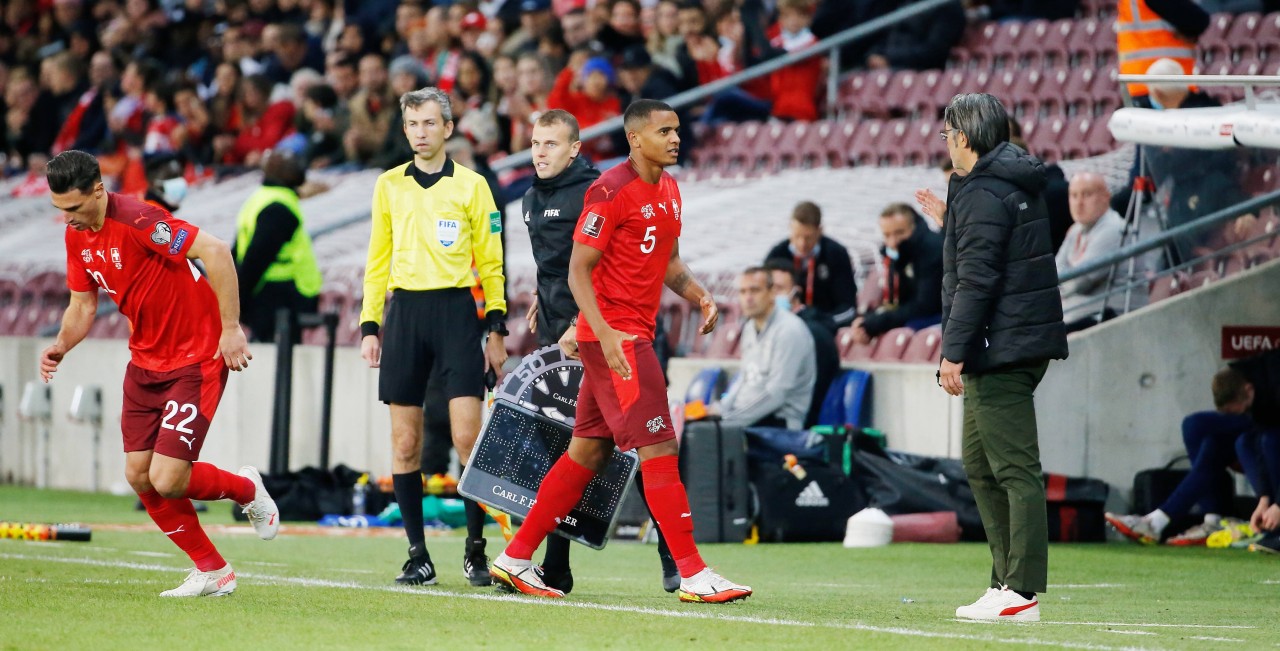 BVB-Star Manuel Akanji musste beim Länderspiel der Schweiz ausgewechselt werden.