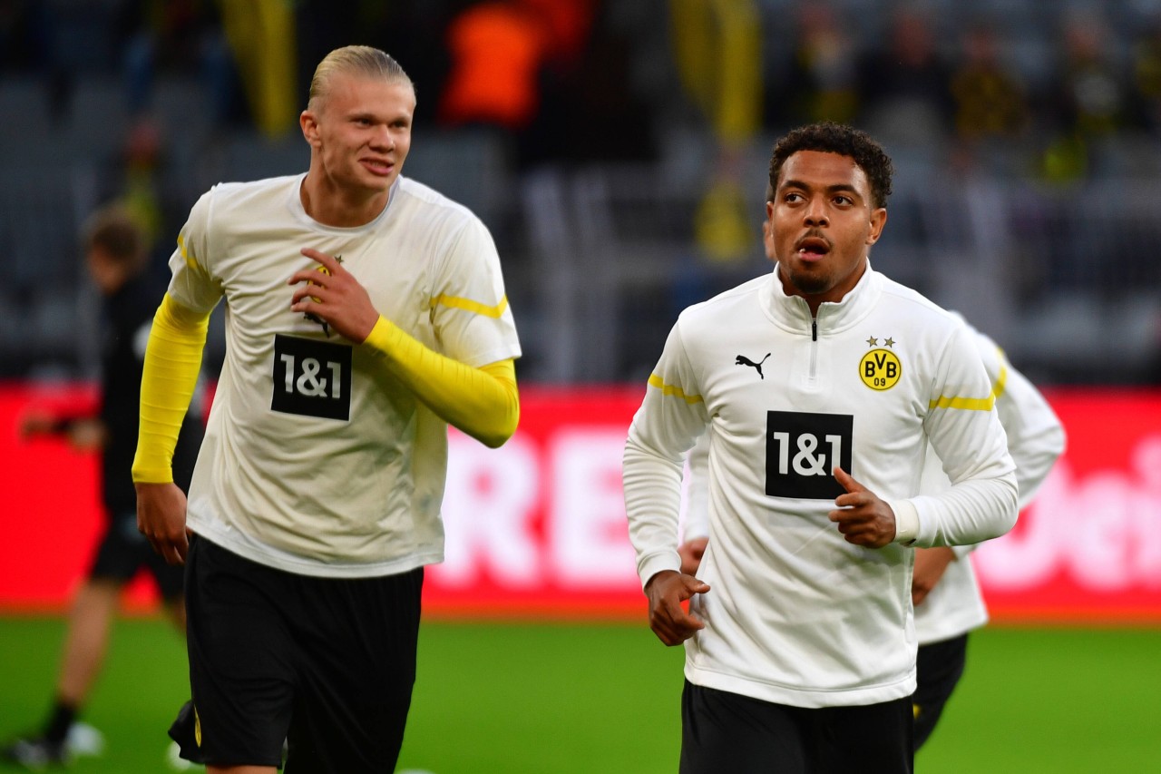 Zwei Spieler von Borussia Dortmund werden sich bei der WM-Quali gegenüber stehen. Es sind Erling Haaland (l.) und Donyell Malen (r.).