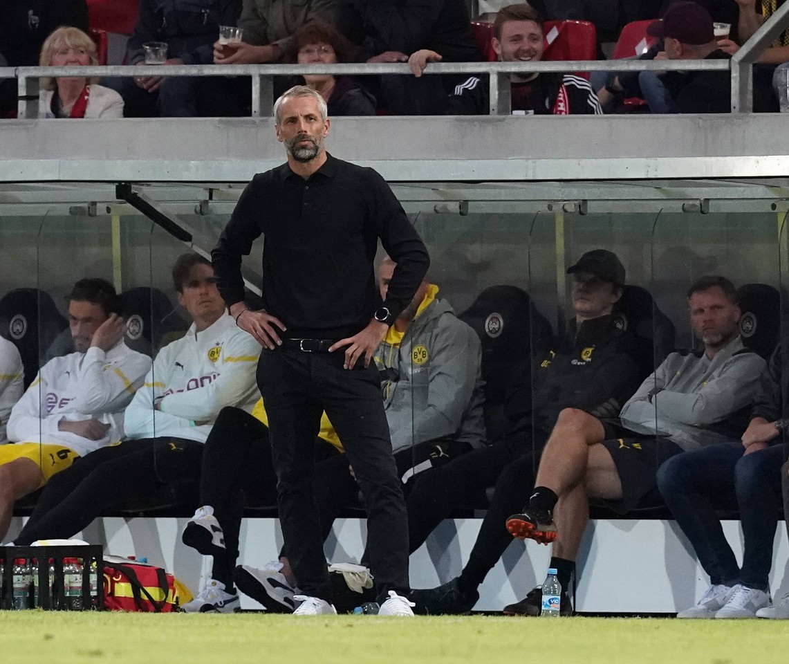 Borussia Dortmund:Marco Rose sorgt mit einer Entscheidung vom Spiel gegen Eintracht Frankfurt für eine Überraschung.