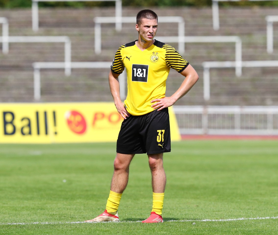 Borussia Dortmund: Tobias Raschl musste am Wochenende mit schmerzverzerrtem Gesicht vom Platz.