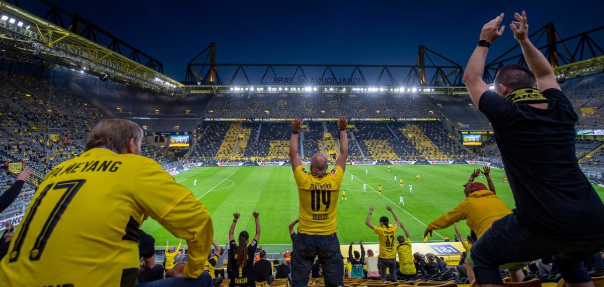 Borussia Dortmund Stadionbesucher.jpg