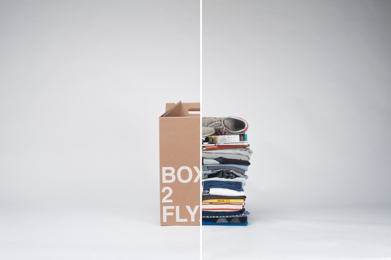 Ideen muss man haben: Die "Box2Fly" hat genau die Maße, die für Flugzeug-Bordgepäck aktuell zulässig ist. Mit dem Pappkarton lassen sich vor allem bei Billigfliegern Gepäckkosten sparen. (Foto: Box2fly)
