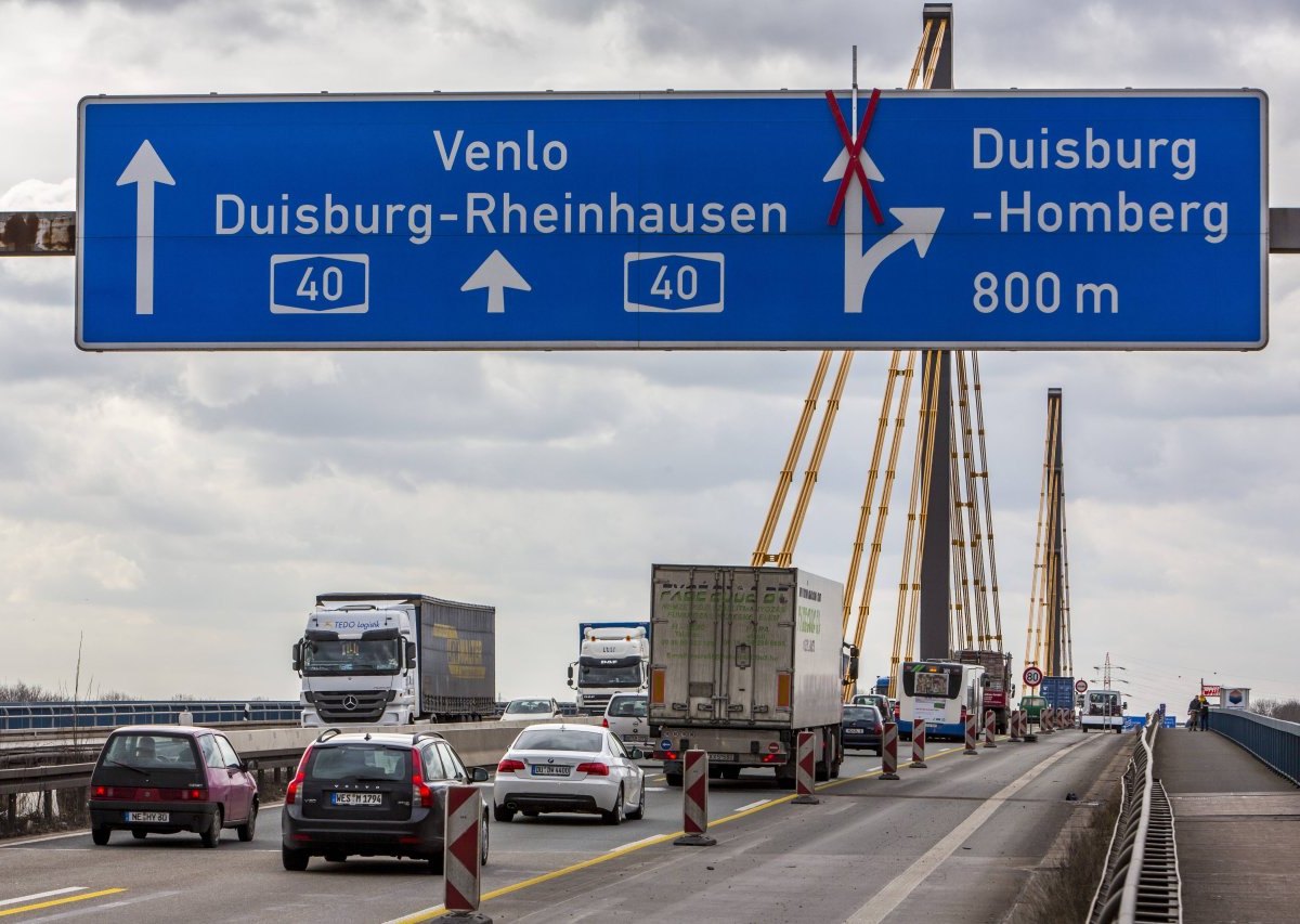 Brücke A40 Duisburg.jpg