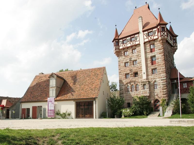 Auf der Burg Abenberg befasst sich das Klöppelmuseum mit der mühevollen Handarbeit.