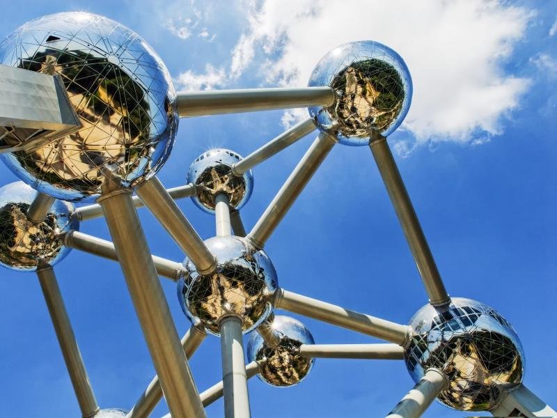 Das Atomium ist Brüssels Wahrzeichen - es wurde für die Weltausstellung Expo 1958 errichtet.