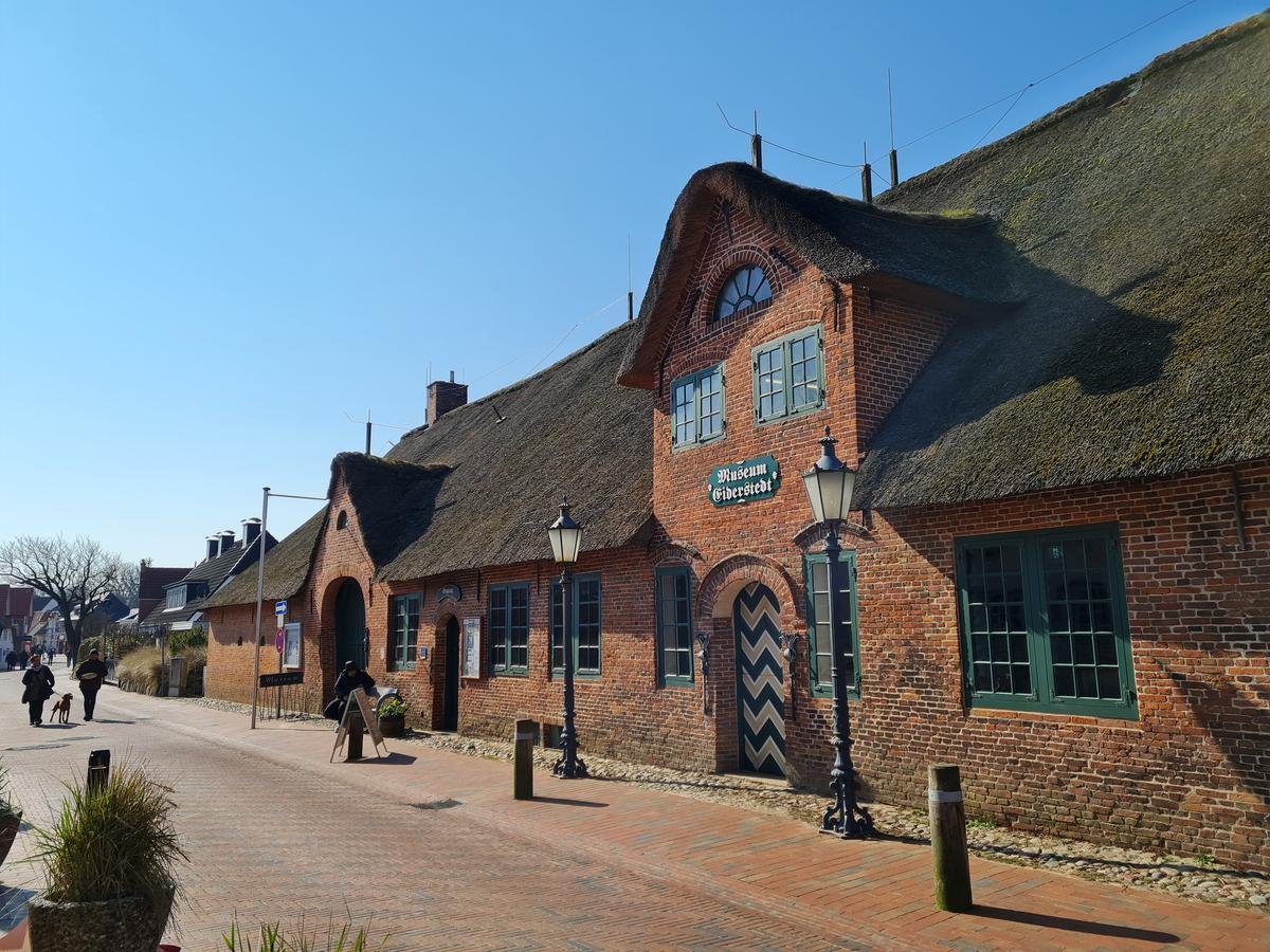 Das Museum Landschaft Eiderstedt in St. Peter-Ording bringt die Geschichte und die Besonderheiten der Region näher. Foto: Dörthe Nohrden/dpa-tmn