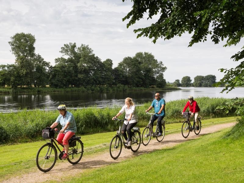 Das längste Flusssystem Schleswig-Holsteins: Die Region Eider-Treene-Sorge lässt sich unter anderem mit dem Fahrrad erkunden.