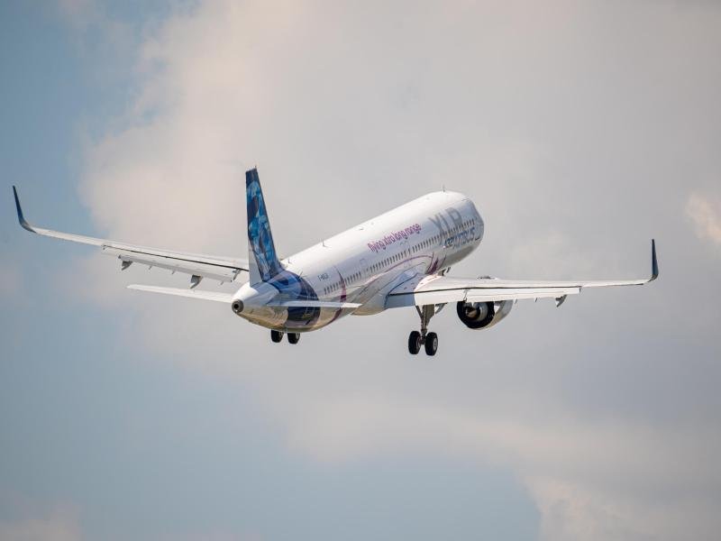 Der Airbus A321XLR startete vom Airbus-Standort Finkenwerder zu einem Testflug.