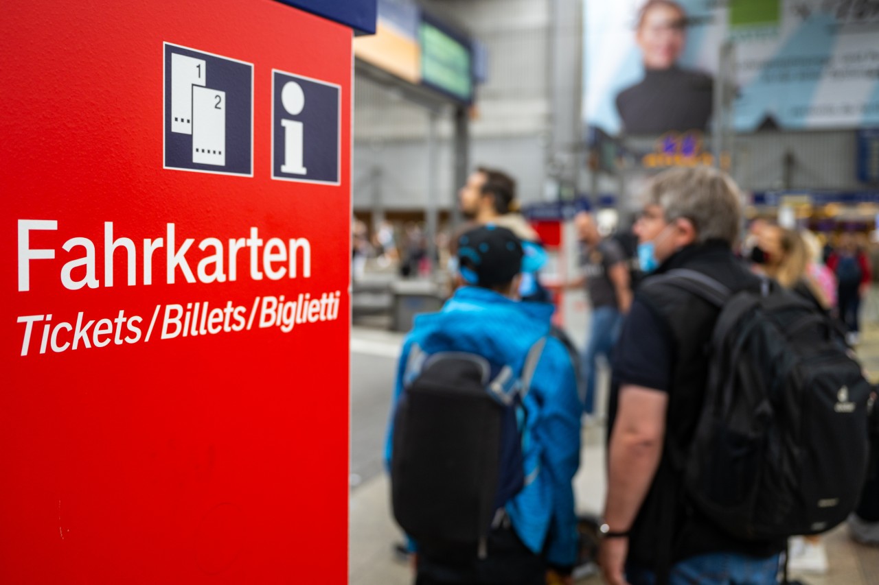 Deutsche Bahn: Es ist erst Anfang Juni doch ein Kunde möchte sein 9-Euro-Ticket bereits abgeben. (Symbolbild