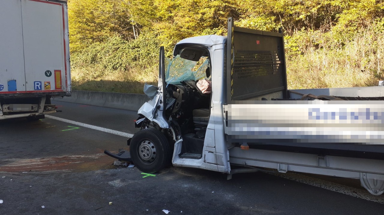 Dortmund: Nach einem Unfall auf der A1 musste die Autobahn teilweise gesperrt werden.
