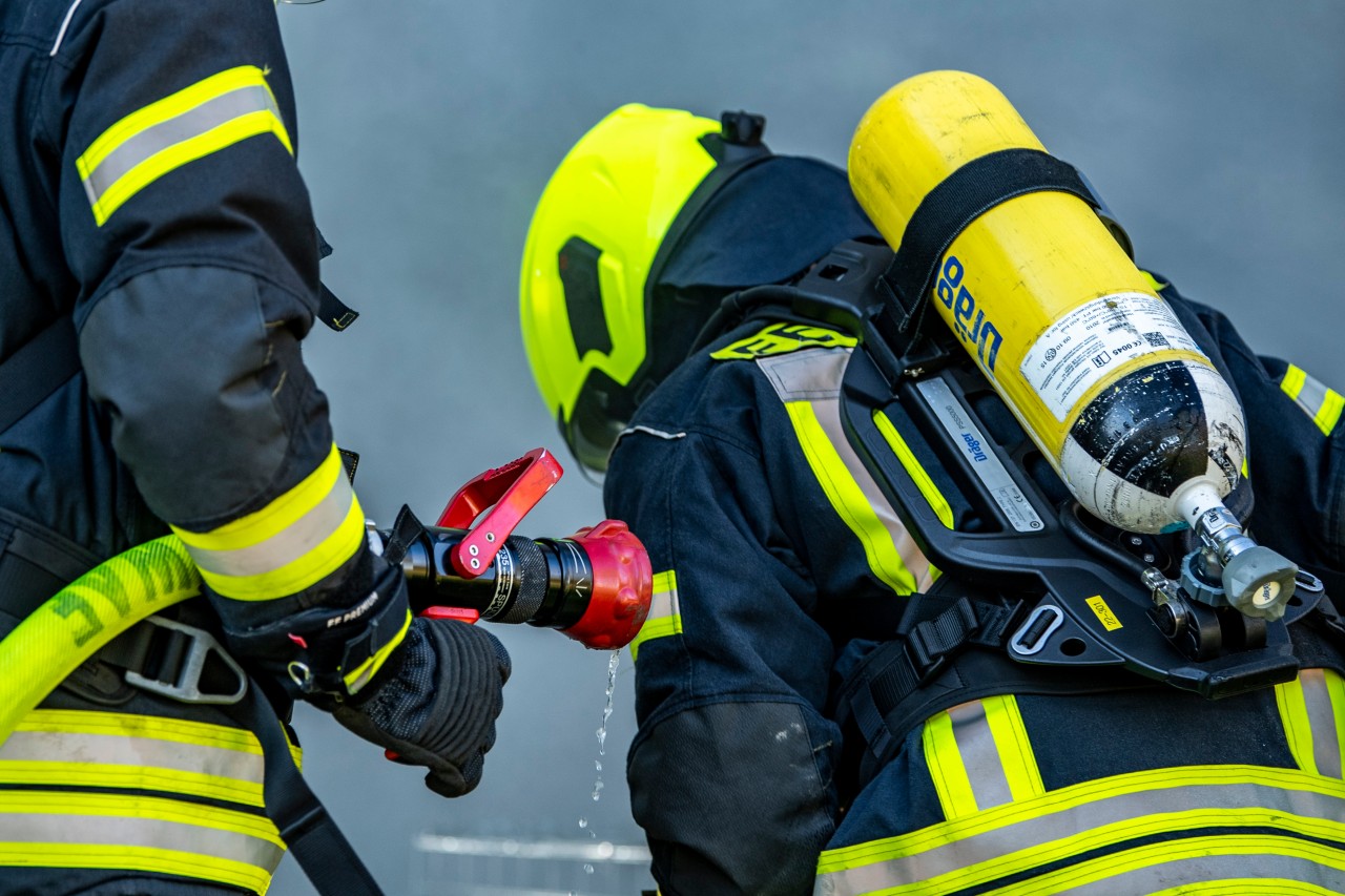 Dortmund: Einsatzkräfte der Feuerwehr erkannten die gefährliche Lage schnell. (Symbolbild)