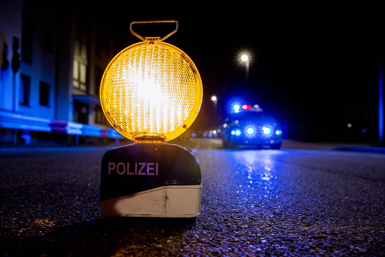 Dortmund: Polizisten rücken zu Unfall aus - doch dann gerät ER in den Fokus der Ermittlungen (Symbolbild). 