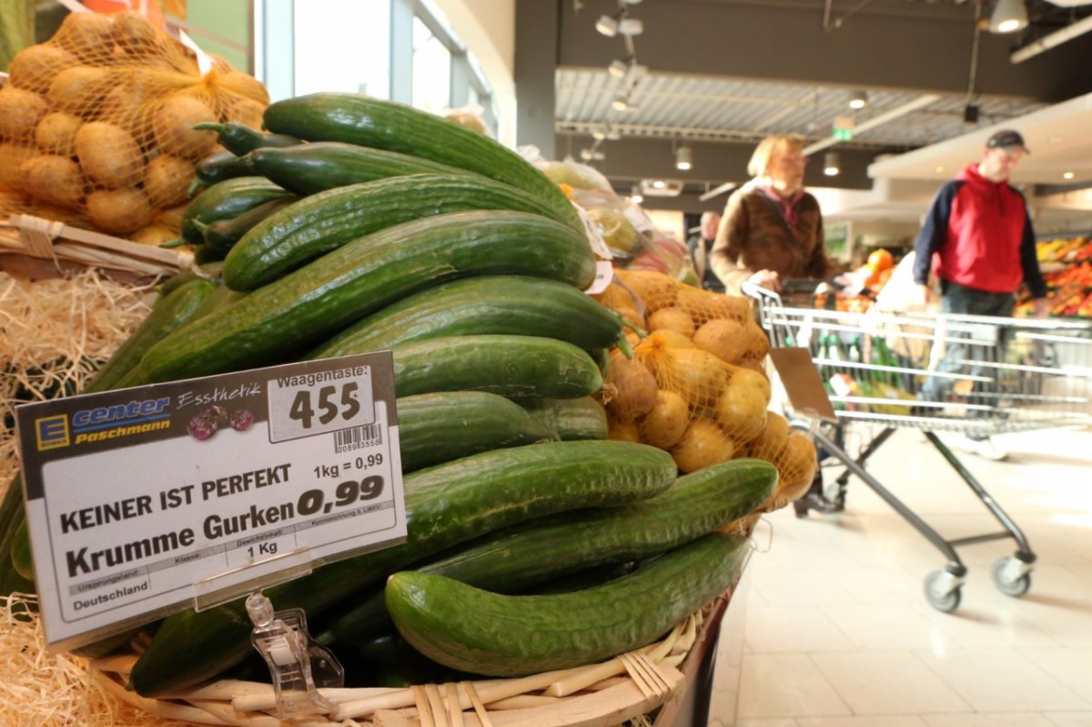 Edeka Paschmann in Düsseldorf verkauft krummes Gemüse.JPG