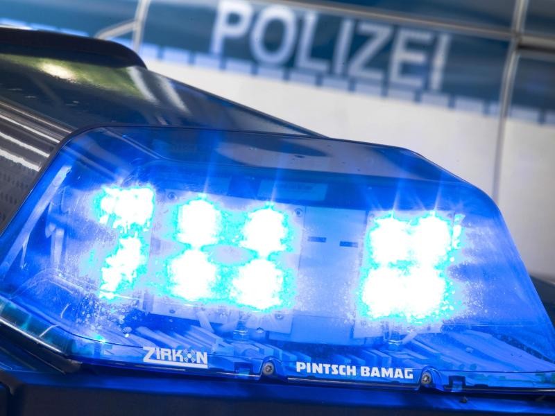 Dortmund: Die Polizei nimmt einen Mann wegen sexueller Belästigung fest. (Symbolbild) 
