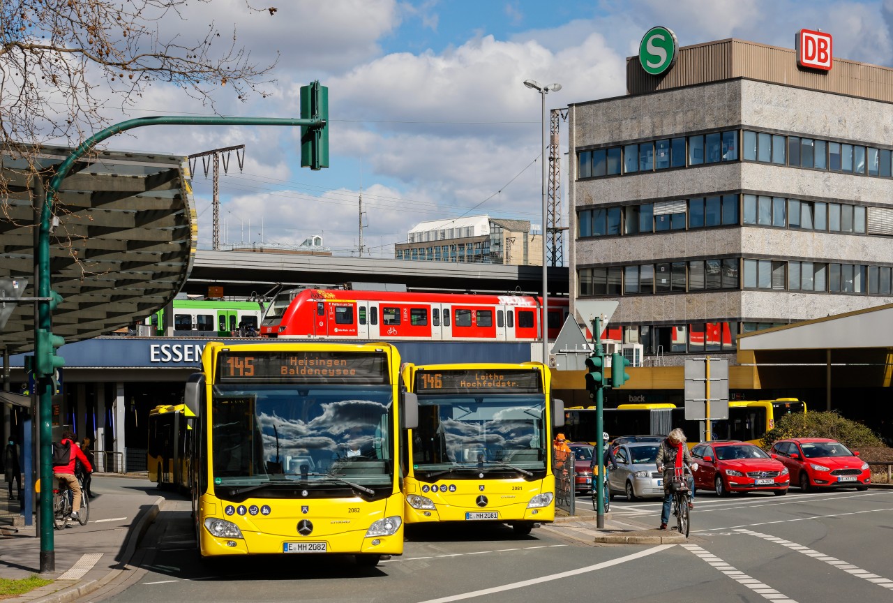 Essen, Dortmund, Bochum: SO kannst du umsonst Bus und Bahn fahren!