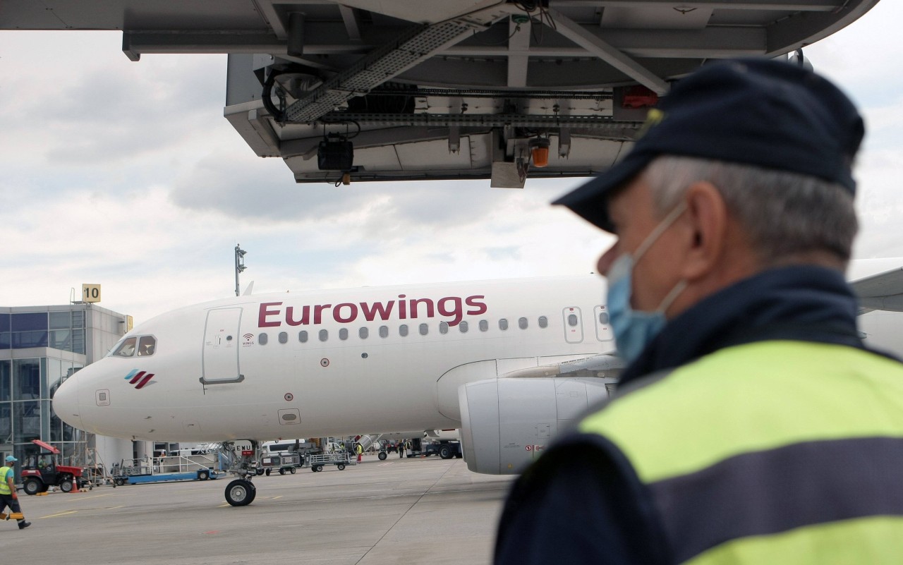 Lufthansa und Tochter Eurowings streichen Hunderte Flüge – ausgerechnet in der Ferienzeit. (Symbolbild)