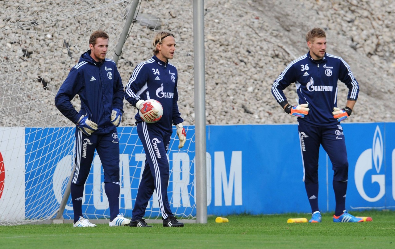 FC Schalke 04: Ralf Fährmann (l.) Timo Hildebrand (m.) und Lars Unnerstall (r.) im S04-Training 2012.
