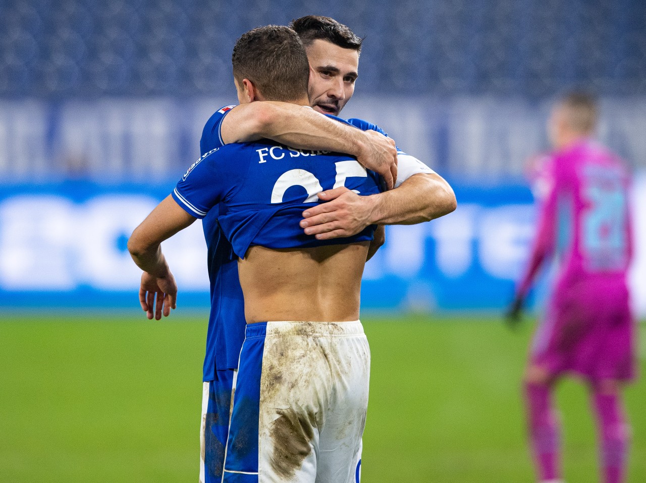 Beim FC Schalke 04 waren sie schon Teamkameraden, jetzt könnte Sead Kolasinac bei seinem neuen Klub auf einen ehemaligen Bekannten treffen.