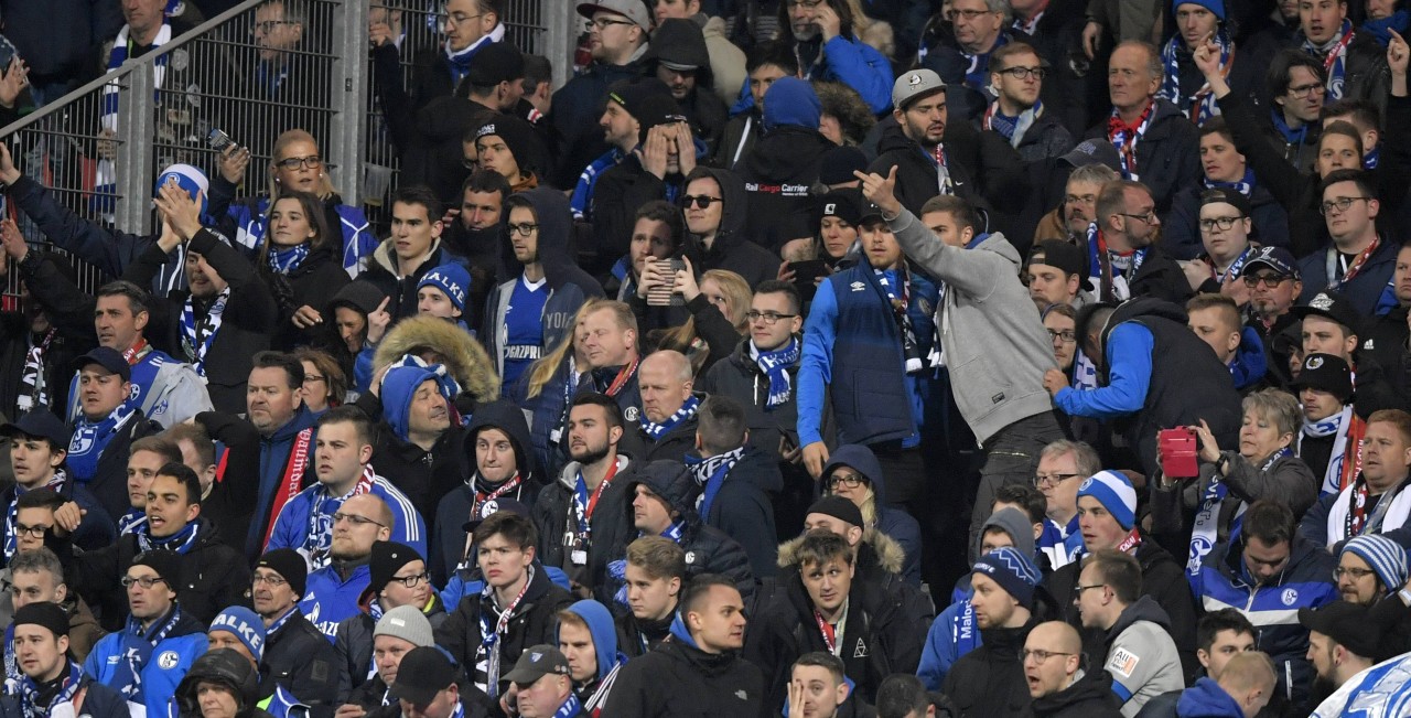 Bei den Fans des FC Schalke 04 kochte eine alte Wut wieder hoch.