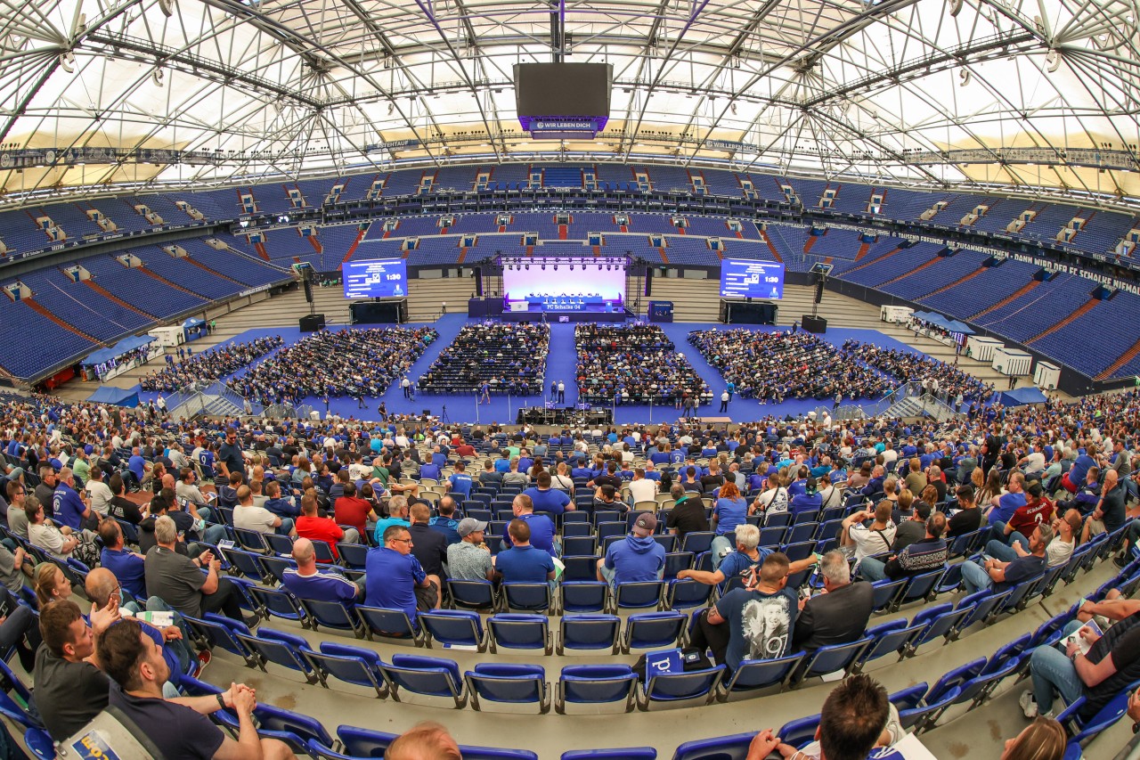 Am 12. Juni fand die Mitgliederversammlung des FC Schalke 04 statt.