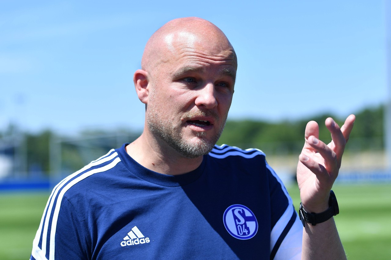 Beim FC Schalke 04 spricht Rouven Schröder Klartext.
