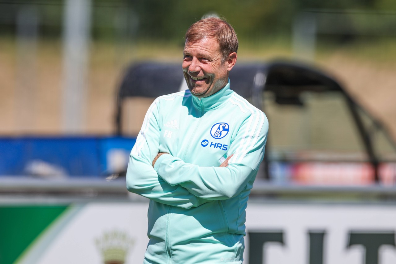 Ein gut gelaunter Frank Kramer leitete sein erstes Training beim FC Schalke 04.