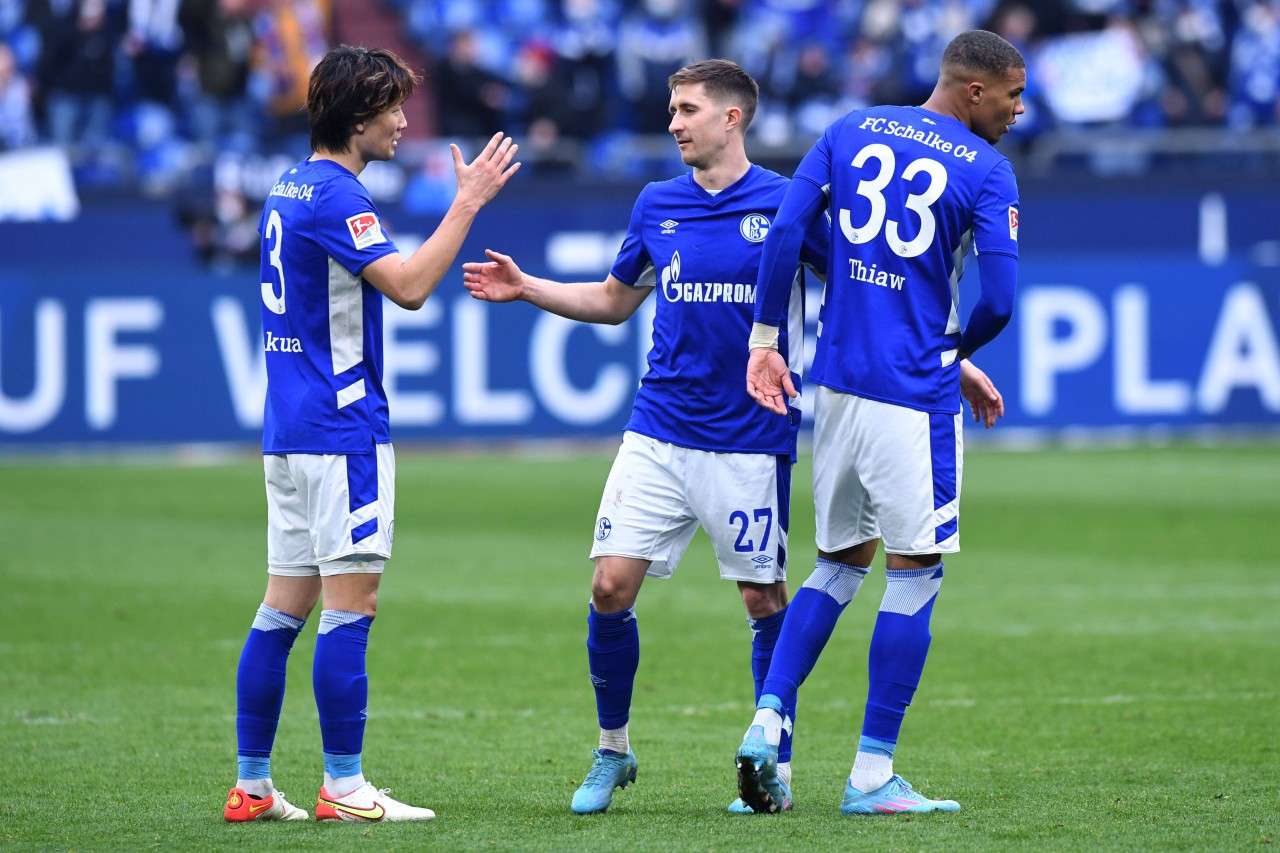 FC Schalke 04: Reinhold Ranftl (m.) wird den Klub wohl verlassen.