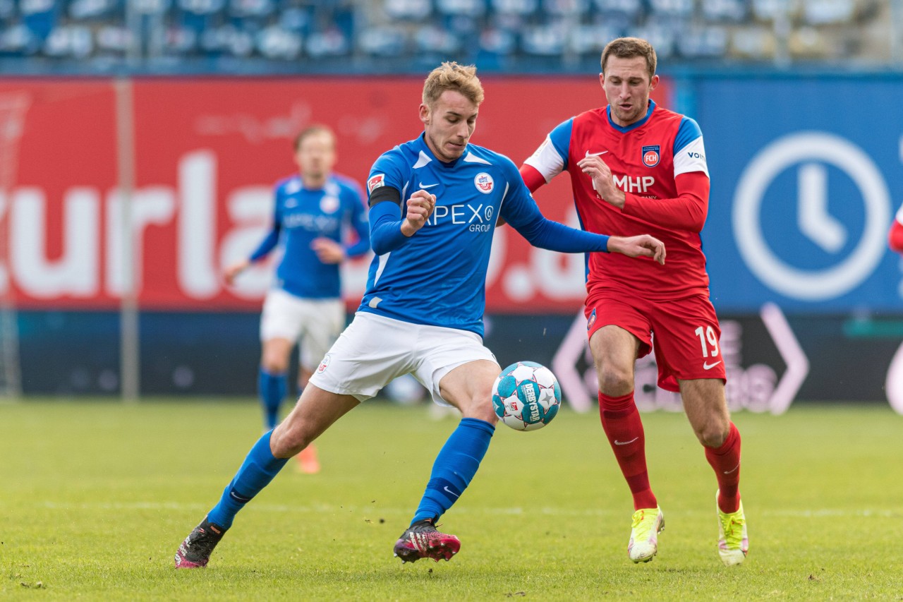 Schalke-Leihgabe Timo Becker debütierte für Hansa Rostock.