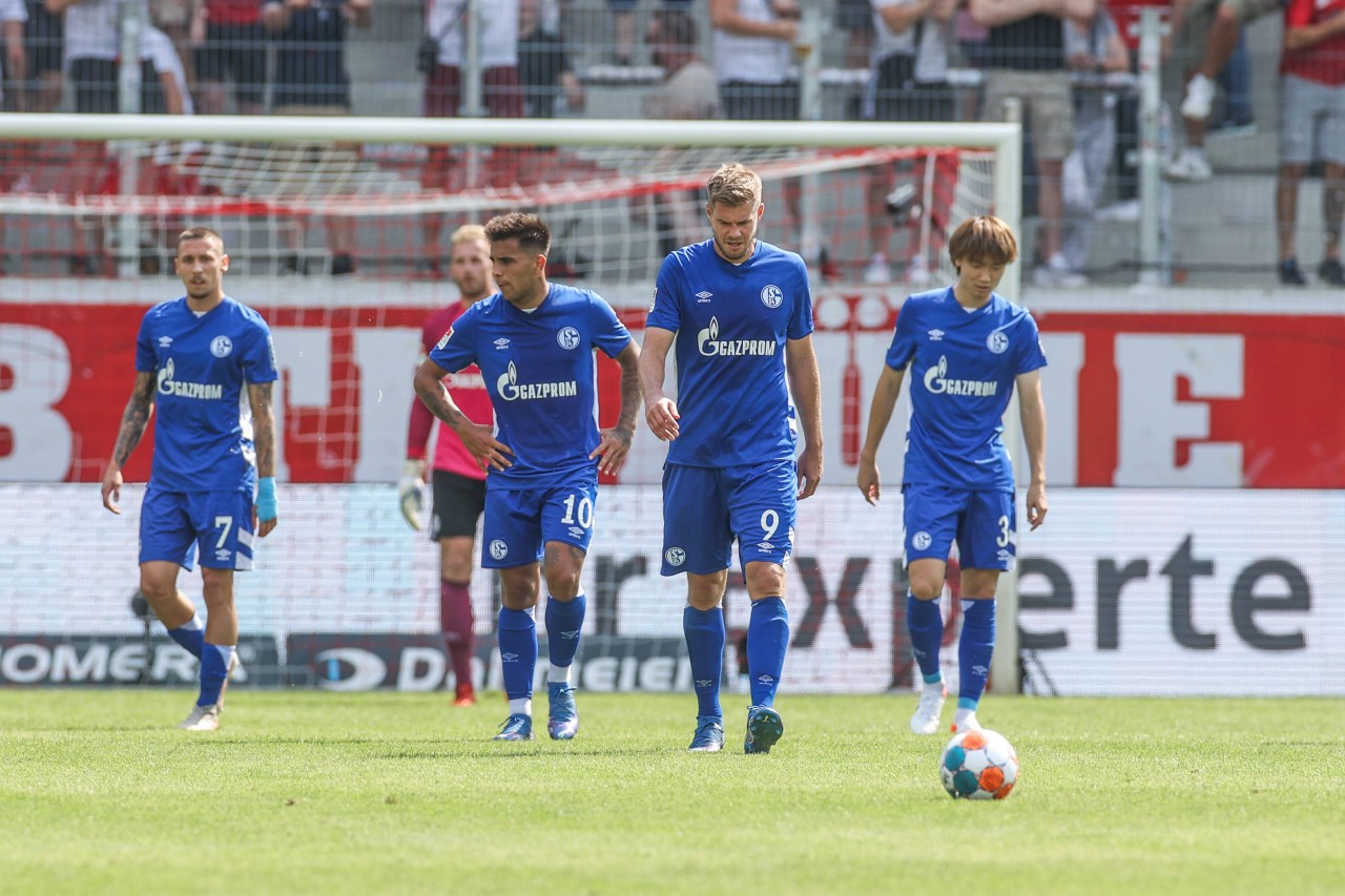 Beim FC Schalke 04 gesetzt: Simon Terodde (l.) und Ko Itakura (r.). 