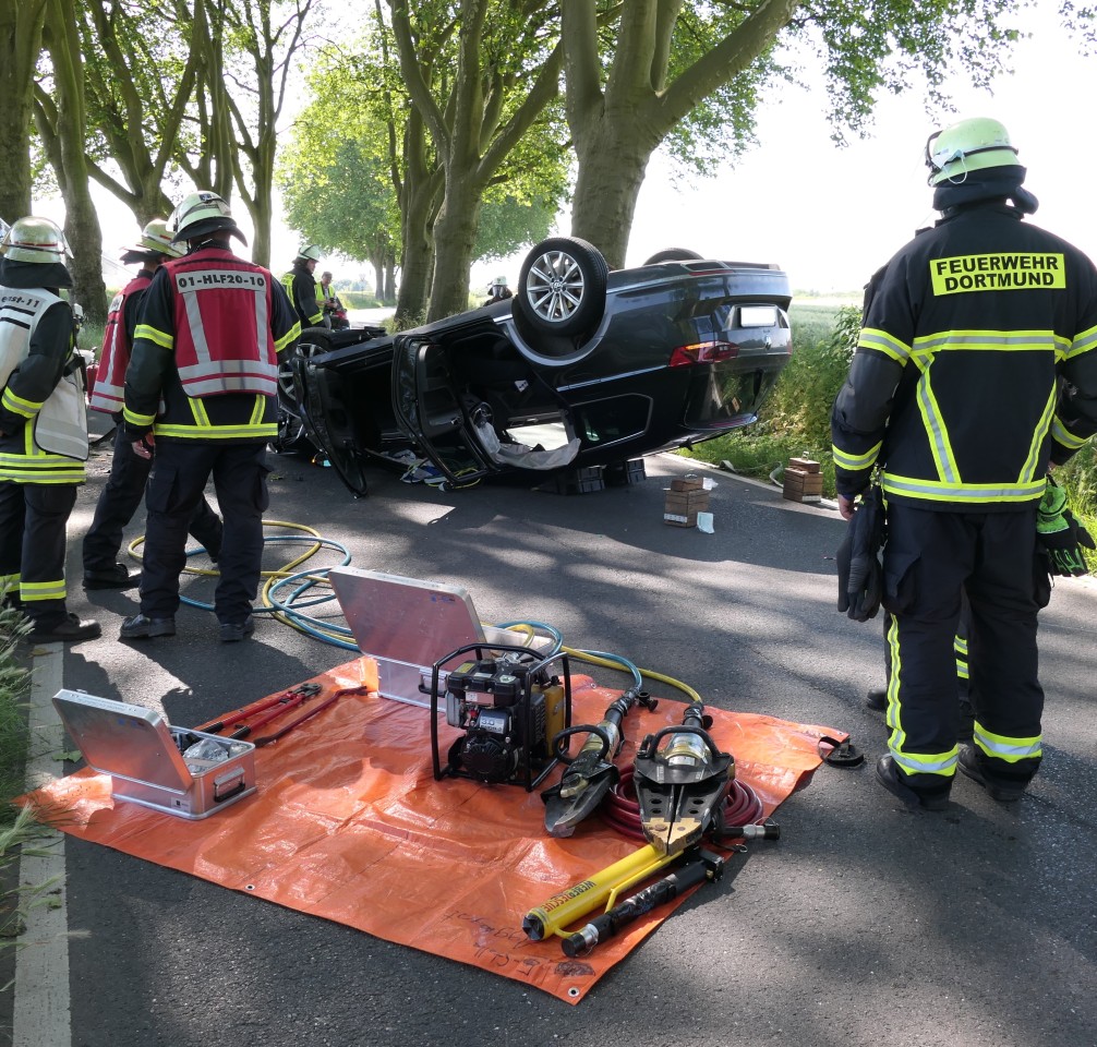 Am Mittwoch ist es in Dortmund zu einem schweren Unfall gekommen, bei dem sich ein Auto überschlagen hat.