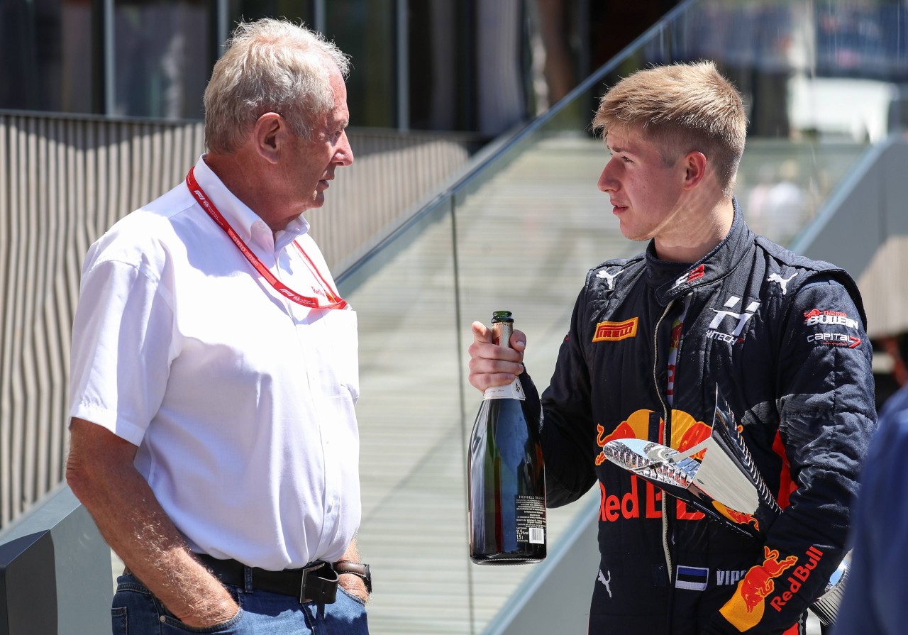 Formel 1: Jüri Vips hier neben Red-Bull-Motorsportberater Dr. Helmut Marko.