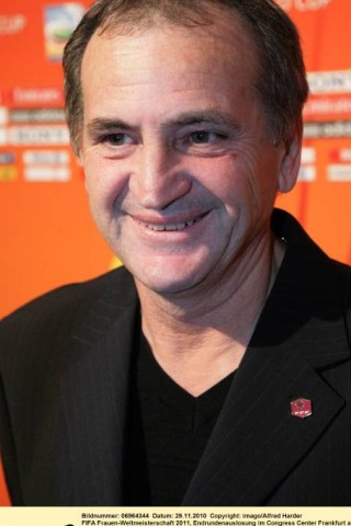 Der Nationaltrainer von Frankreich: Bruno Bini. Foto: imago