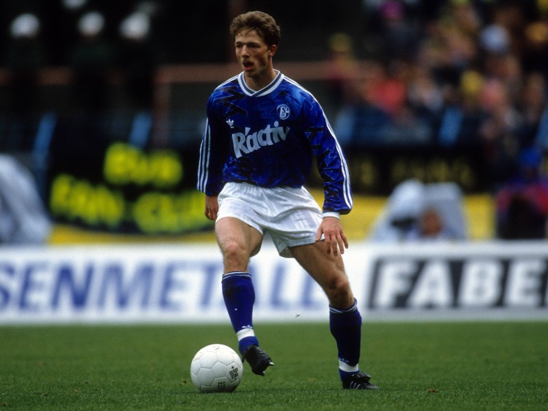 Steffen Freund wechselte 1991 von Stahl Brandenburg zu S04. In drei Jahren machte er für die Knappen 53 Spiele.  

