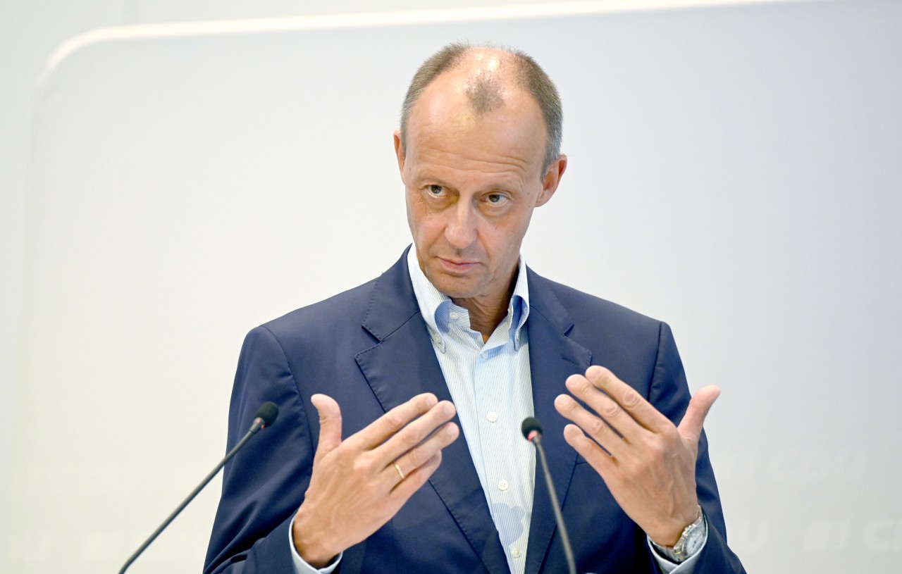 Friedrich Merz hat sich gar nicht gefreut über die "Anklage" von Hubertus Heil. (Archivbild)