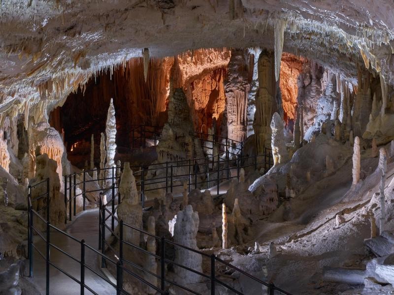 Ein kilometerlanges Höhlensystem zieht sich unter der Erde nahe der Stadt Postojna entlang.