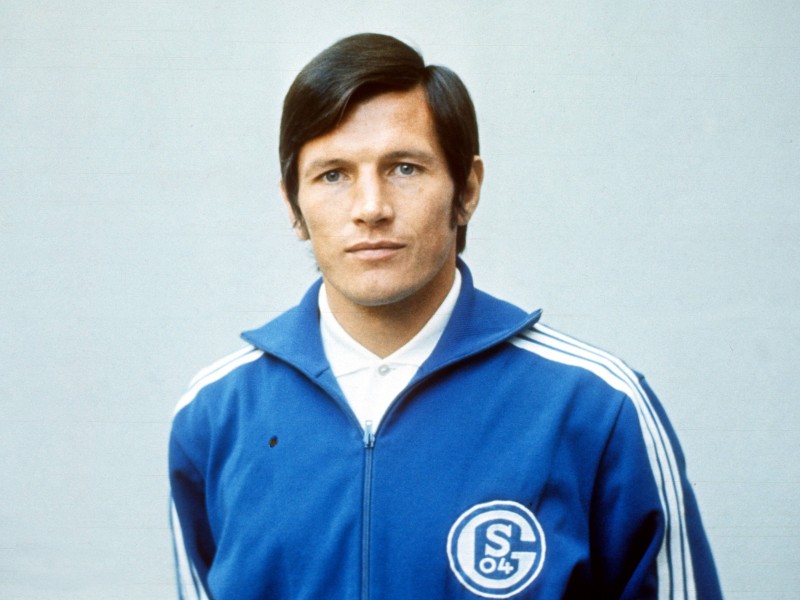 Heinz van Haaren (1968-1972) (144 Spiele / 14 Tore).
Heinz van Haaren kam vom MSV Duisburg und entwickelte sich auf Schalke schnell zur Führungsfigur. Der laufstarke Taktgeber gewann mit Schalke 1972 den DFB-Pokal. Genau wie Stan Libuda verließ er Schalke nach dem Bundesliga-Skandal Richtung Straßburg.