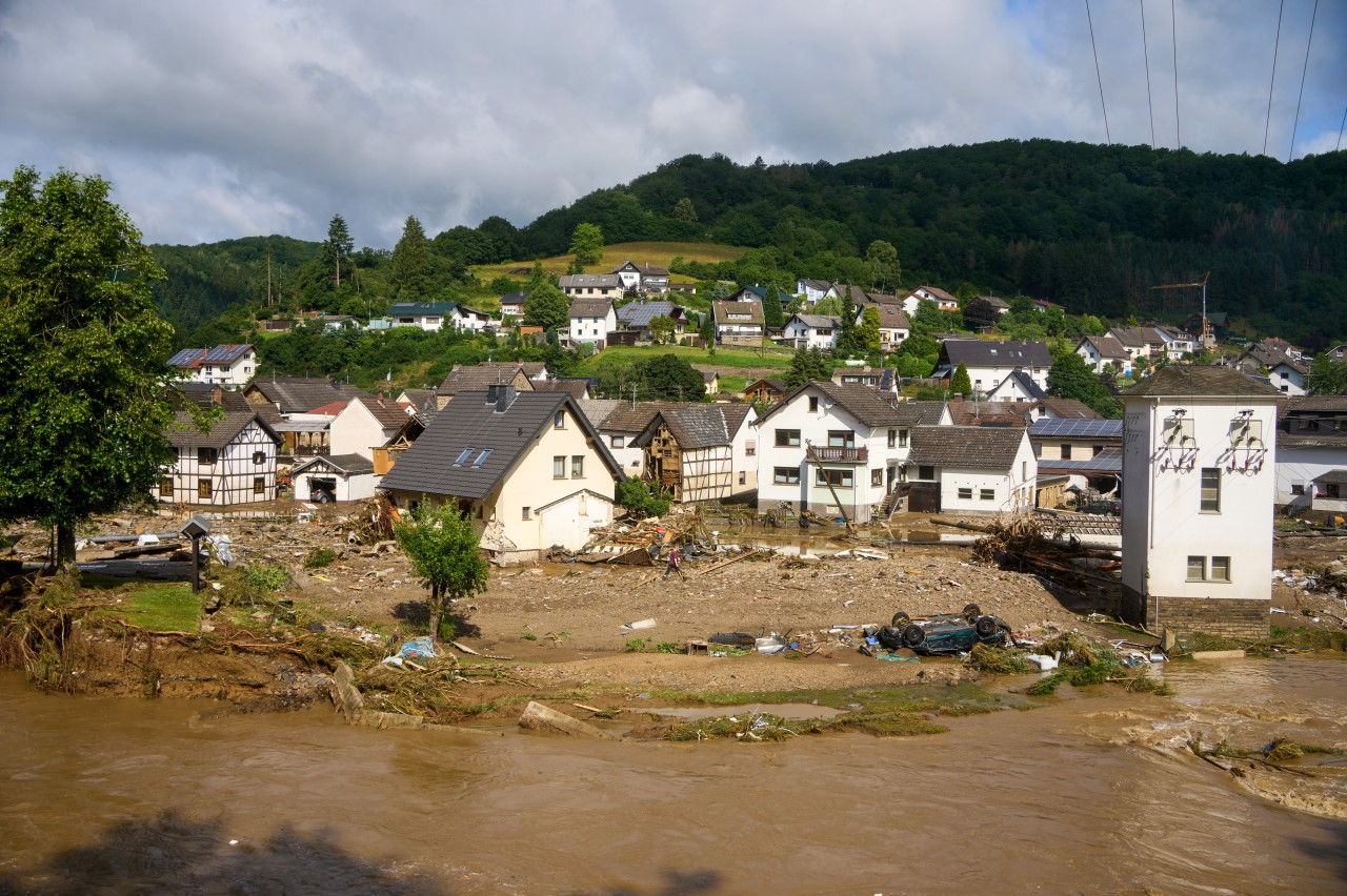 Hochwasser in Rheinland-Pfalz: Den Kreis Ahrweiler haben die Fluten besonders hart getroffen, mindestens sechs Häuser sind eingestürzt. 