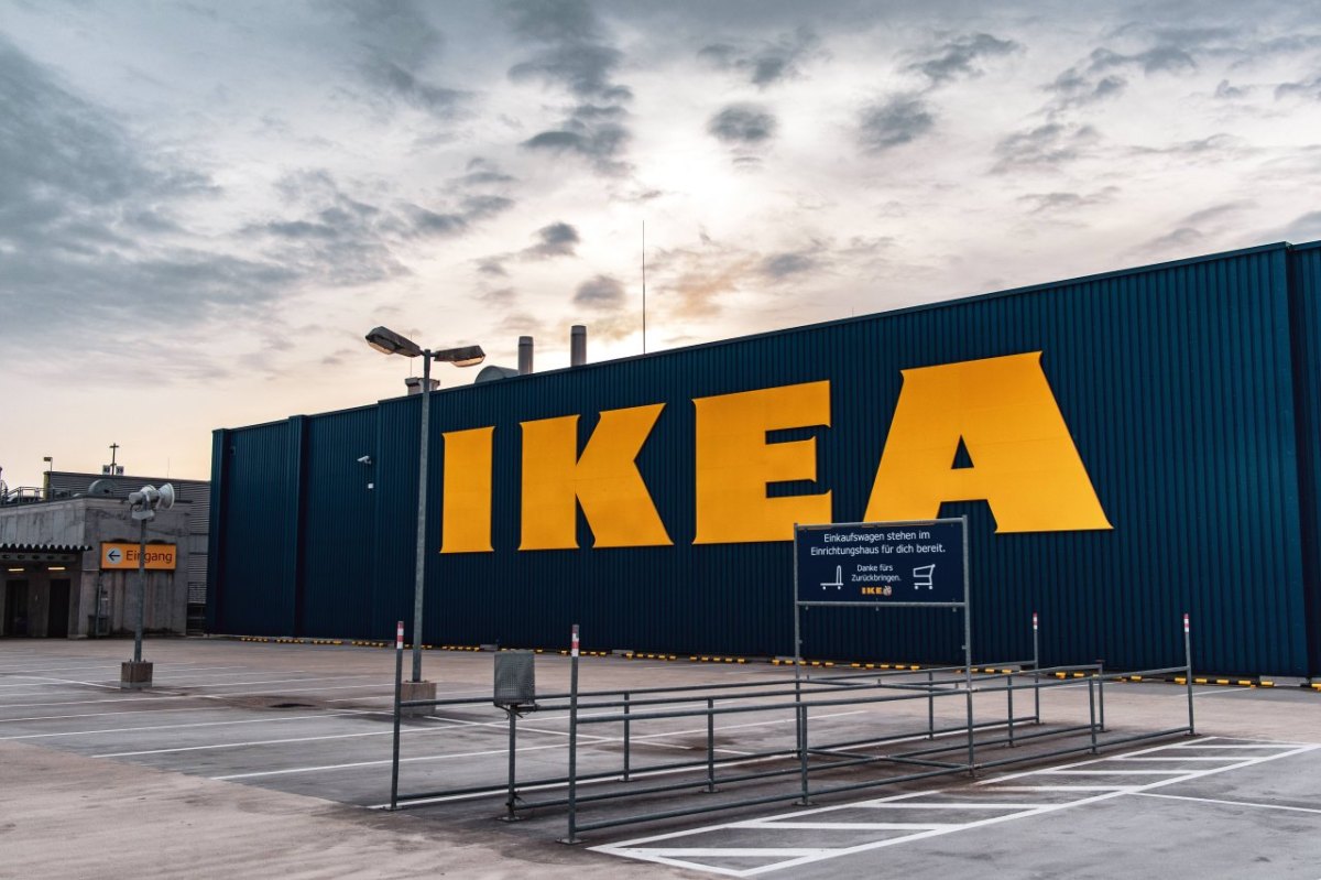 Ikea in Bielefeld/NRW von überfallen Mitarbeiter gefesselt