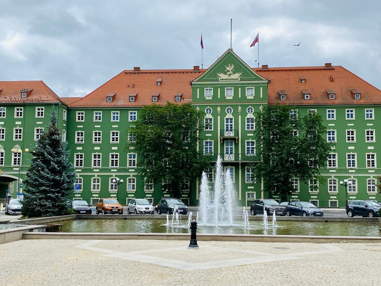 Das Gebäude der Stadtverwaltung - "Spinatpalast" genannt. 