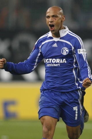 Gustavo Varela war für vier Jahre Mitspieler Bordons auf Schalke. Der Uruguayer spielt seit 2010 für den argentinischen Erstligisten Quilmes AC.